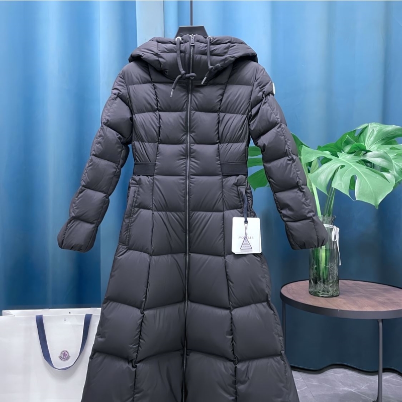 G*u*i down coat